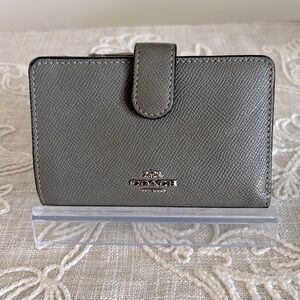 Coach Crossgrain Leather Medium Grey Bifold Wallet